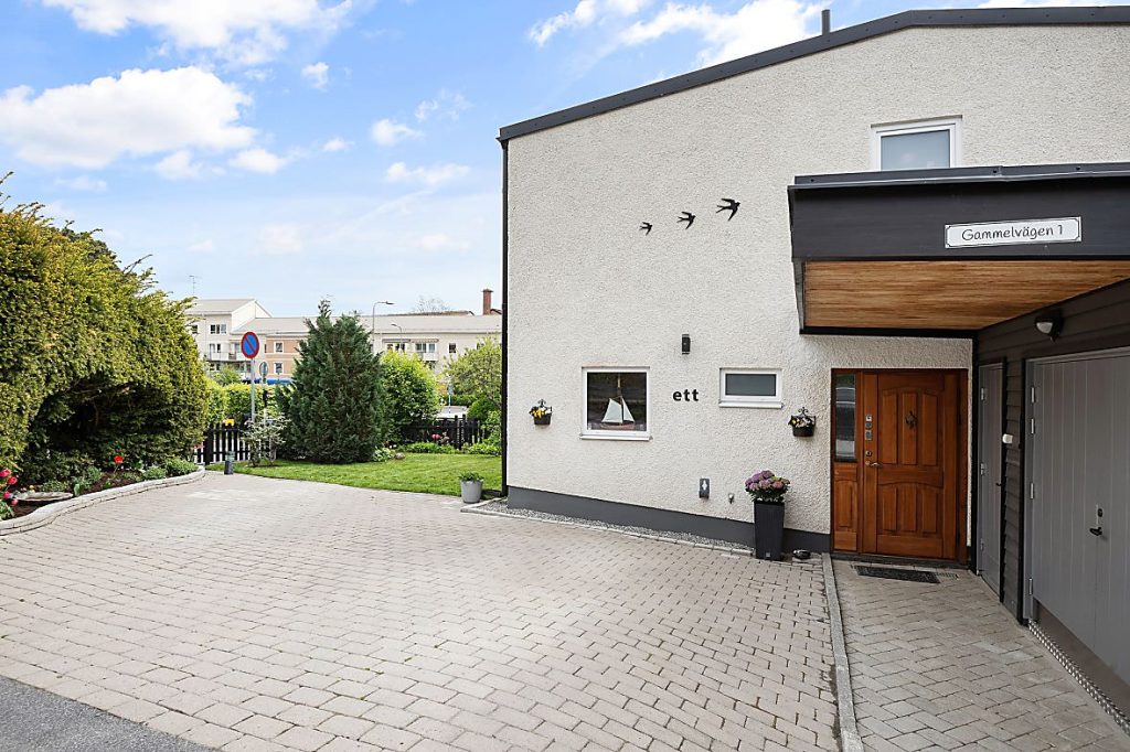 2. Stenlaggning av garageuppfart Bromma Olovslund