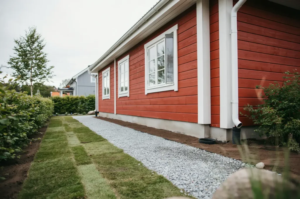 oml ggning av husdr nering med isolerskivor och fiberduk i bromsten sp nga